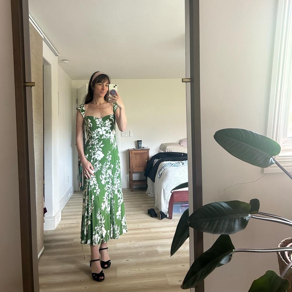 REFORMATION Bryson Dress in Mystique size 4!
